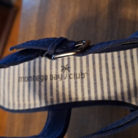 NWT Montego Bay Club Woman's Blue Size 8.5 wedge sandals - Picture 2 of 7
